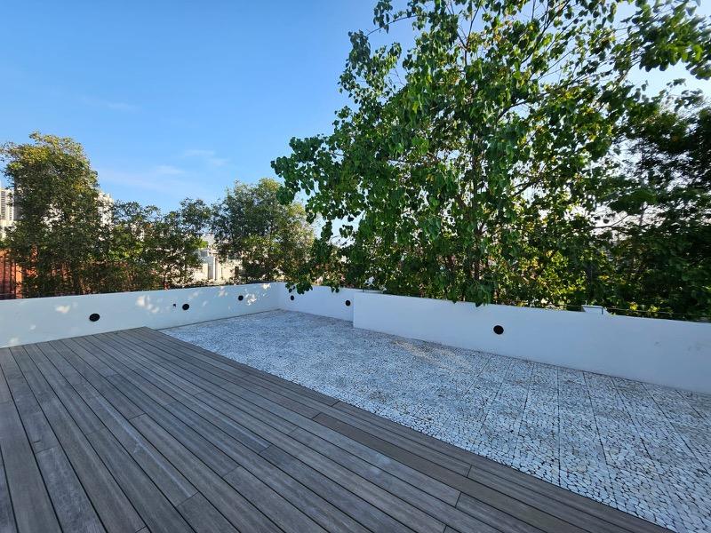 DLV Condominium For Rent, $7,8002 Bath 1,948 sqft $4.00 psf