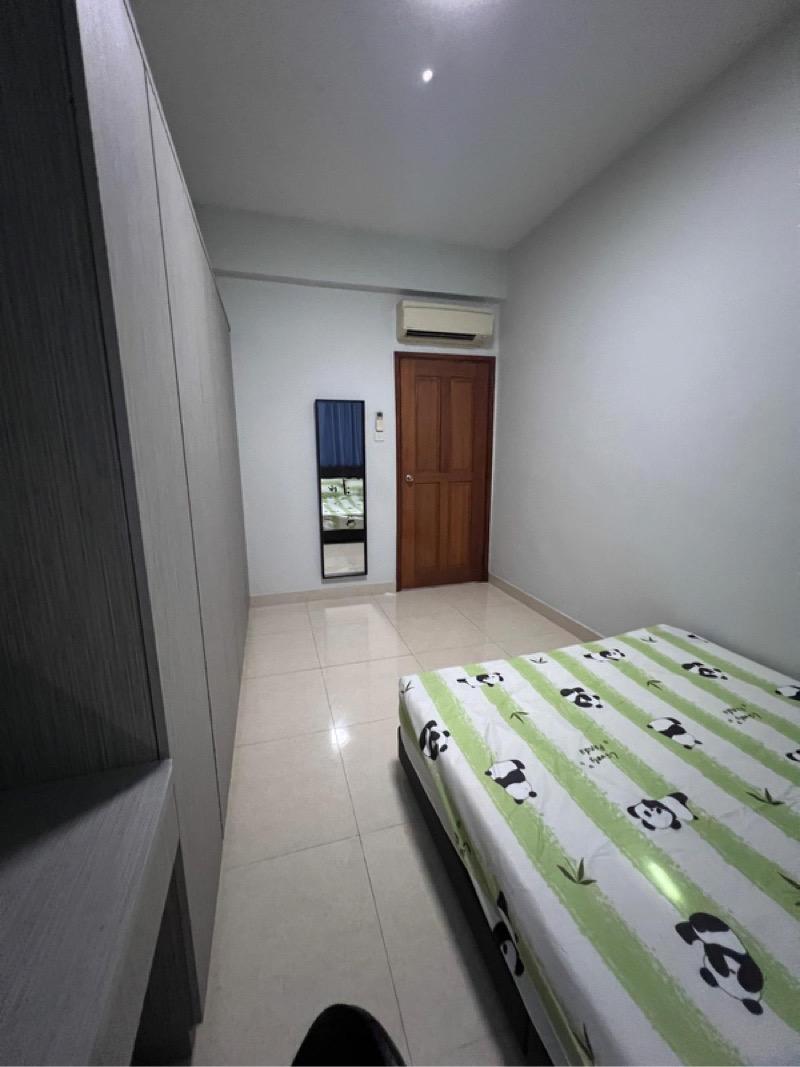 Changi Court Condominium Room Rental, $1,300, 1 Bed 1 Bath 150 sqft $8.67 psf