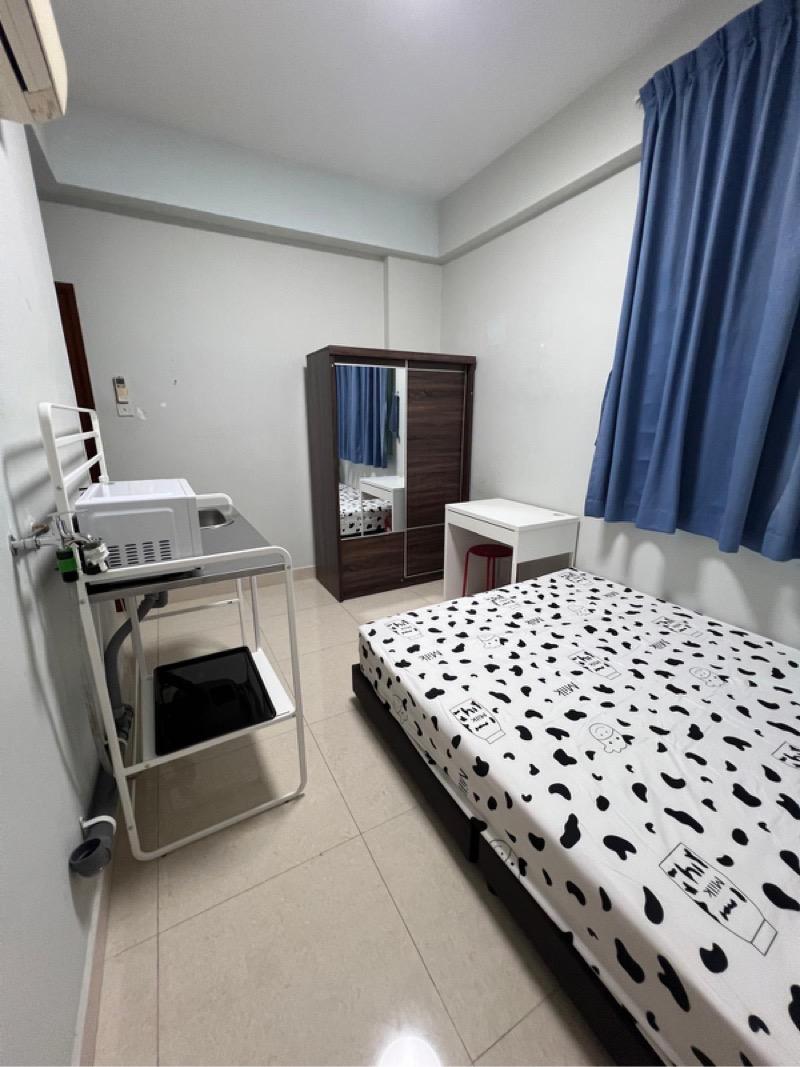 Changi Court Condominium Room Rental, $1,600, 1 Bed 1 Bath 200 sqft $8.00 psf