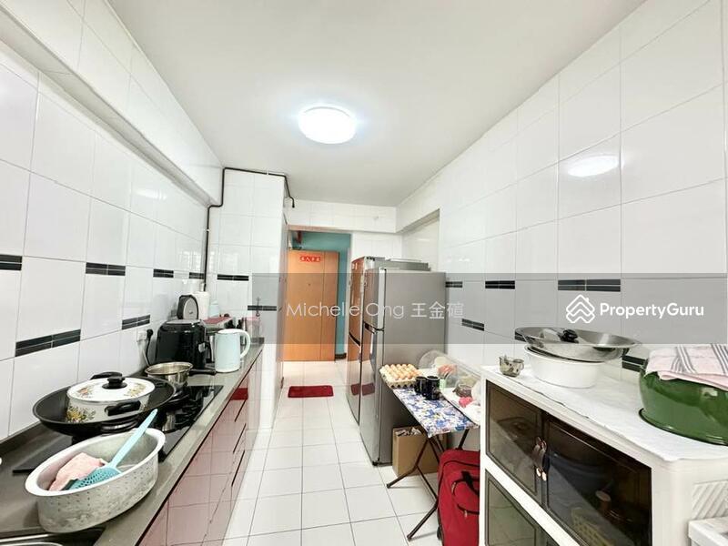 Prop-GPT: HDB Flat: D27 Yishun 429A Yishun Avenue 11