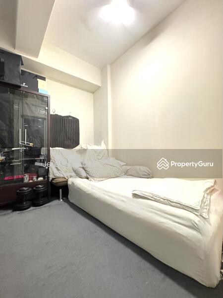 Prop-GPT: Condominium: D09 Cairnhill Elizabeth Heights