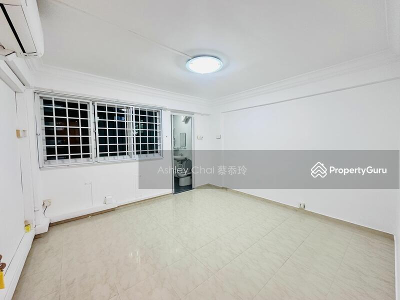 856 Tampines Street 82