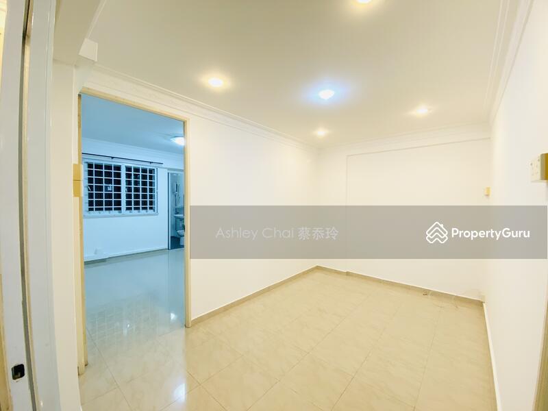 856 Tampines Street 82