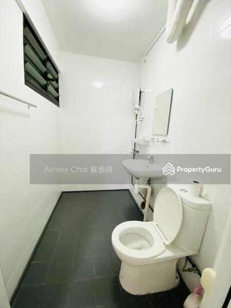 856 Tampines Street 82