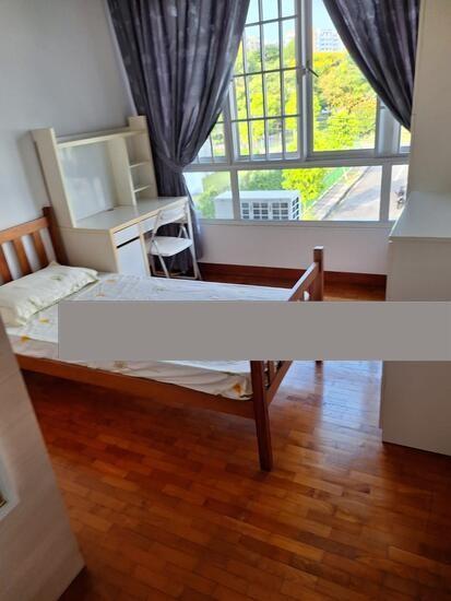 Summer Gardens Terraced House Room Rental, $1,000, 1 Bed 1 Bath 200 sqft $5.00 psf