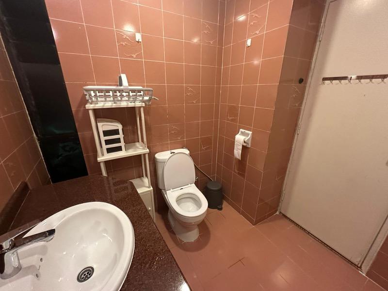 Loyang Valley Condominium Room Rental, $1,668, 1 Bed 1 Bath 250 sqft $6.67 psf