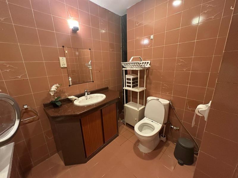 Loyang Valley Condominium Room Rental, $1,668, 1 Bed 1 Bath 250 sqft $6.67 psf