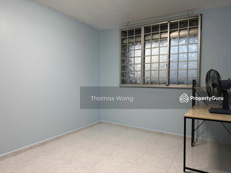 Prop-GPT: HDB Flat: D19 Hougang 606 Hougang Avenue 4