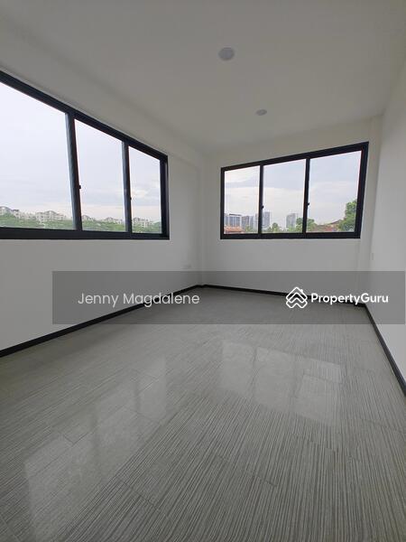 Landed living close to nature, amenities & MRT
