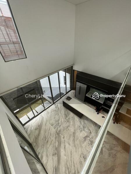 Prop-GPT: Bungalow: D10  Tan Kim Cheng Road 5-Bedroom Bungalow For Rent