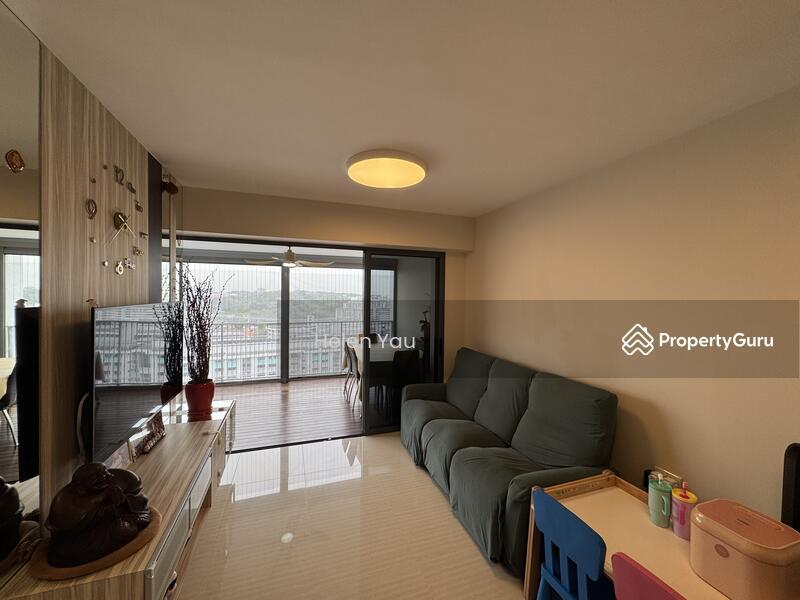 Prop-GPT: HDB Flat: D05 Clementi 311C Clementi Avenue 4