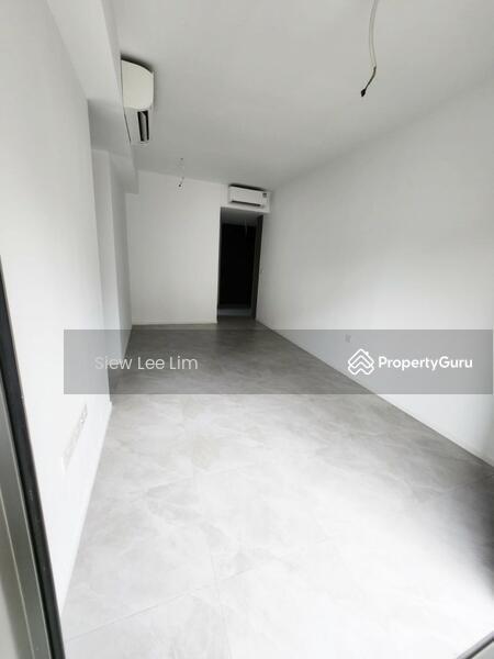 Prop-GPT: Condominium: D27 Yishun The Watergardens at Canberra