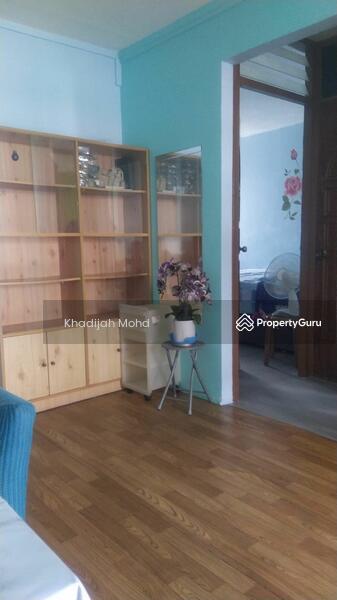 Prop-GPT: HDB Flat: D23 Bukit Batok 322 Bukit Batok Street 33