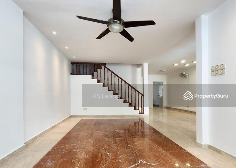 Cosy Family Home with Pool Near Australian American French School