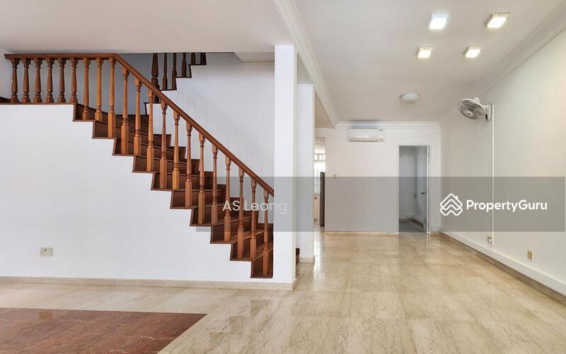 Cosy Family Home with Pool Near Australian American French School