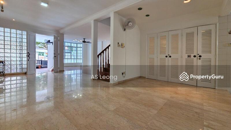 Cosy Family Home with Pool Near Australian American French School