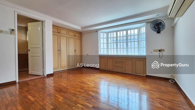 Cosy Family Home with Pool Near Australian American French School