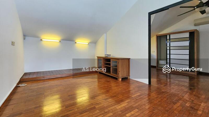 Cosy Family Home with Pool Near Australian American French School