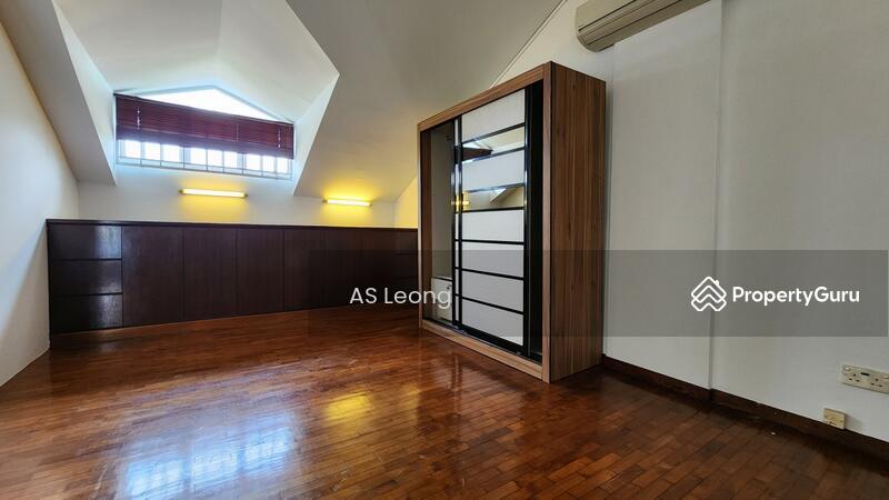 Cosy Family Home with Pool Near Australian American French School