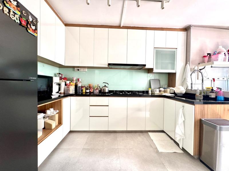 526 Bukit Batok Street 51 HDB Apartment For Rent, $4,500, 4 Bed 3 Bath 1,571 sqft $2.86 psf