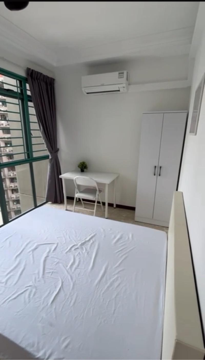 Summerdale Condominium Room Rental, $1,499, 1 Bed 1 Bath 180 sqft $8.33 psf