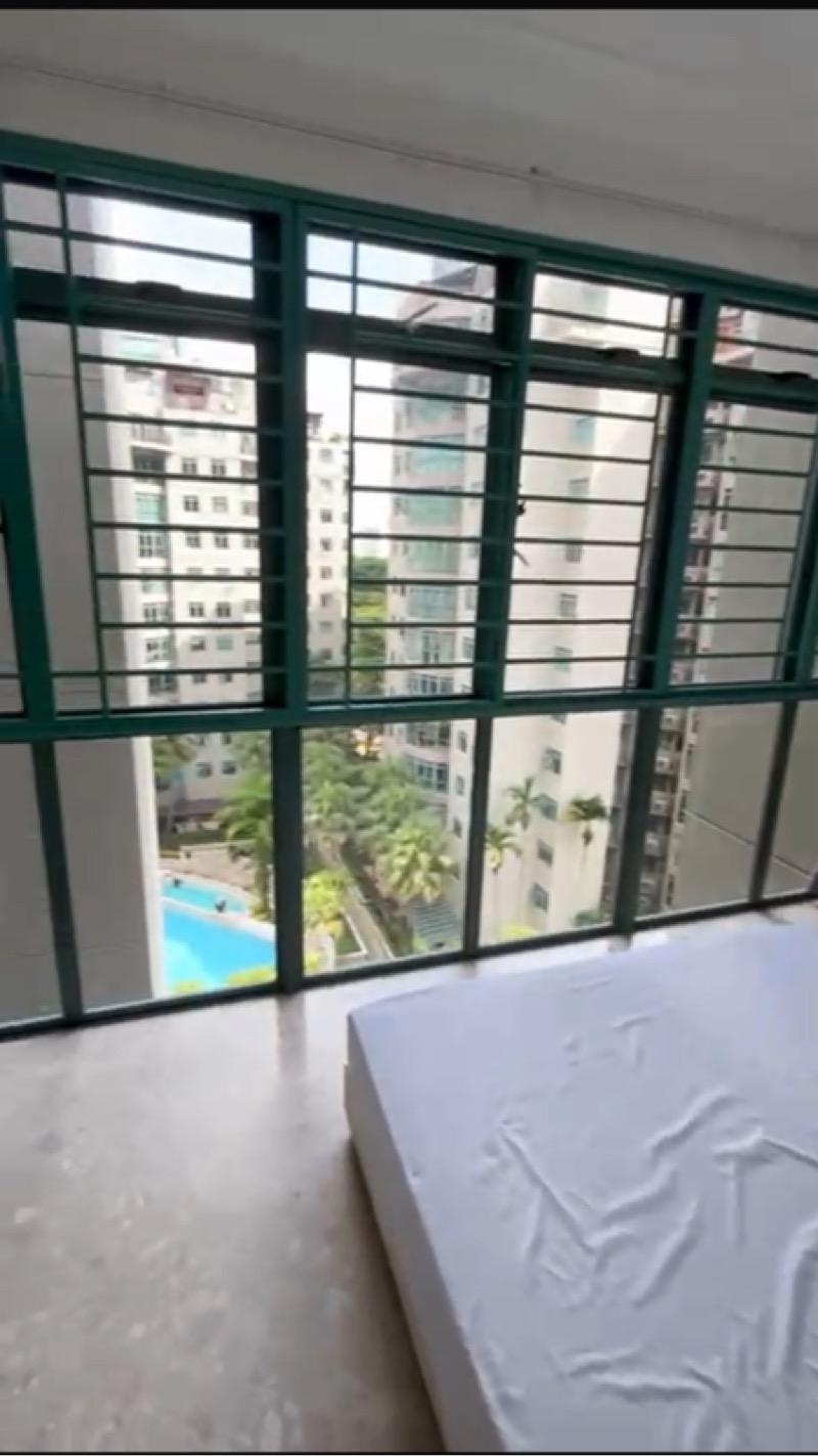 Summerdale Condominium Room Rental, $1,499, 1 Bed 1 Bath 180 sqft $8.33 psf