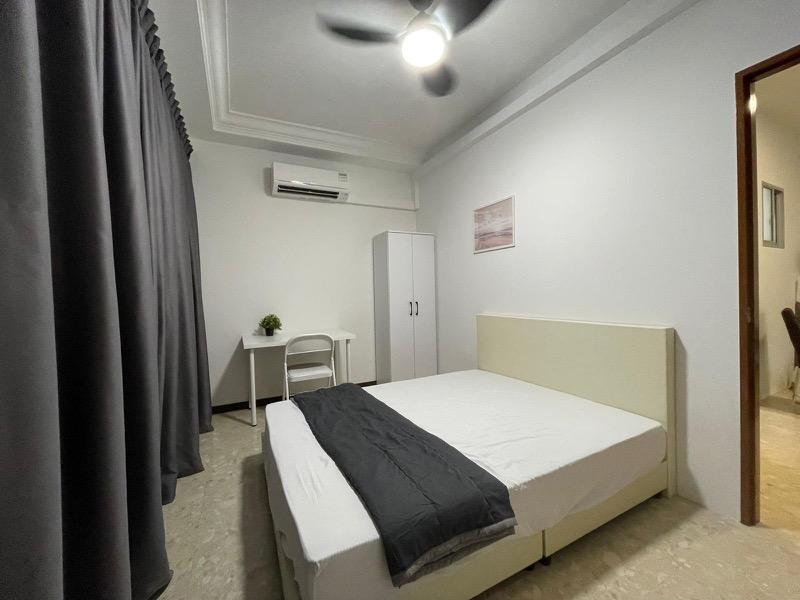 Summerdale Condominium Room Rental, $1,499, 1 Bed 1 Bath 180 sqft $8.33 psf