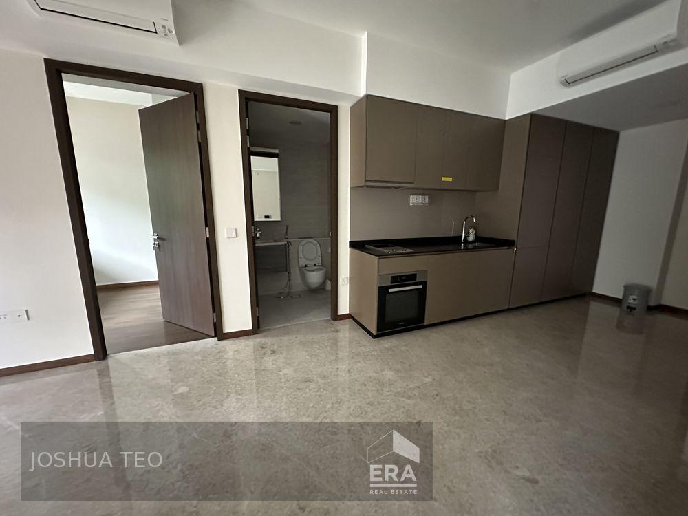 Prop-GPT: Condominium: D10 Holland Royalgreen