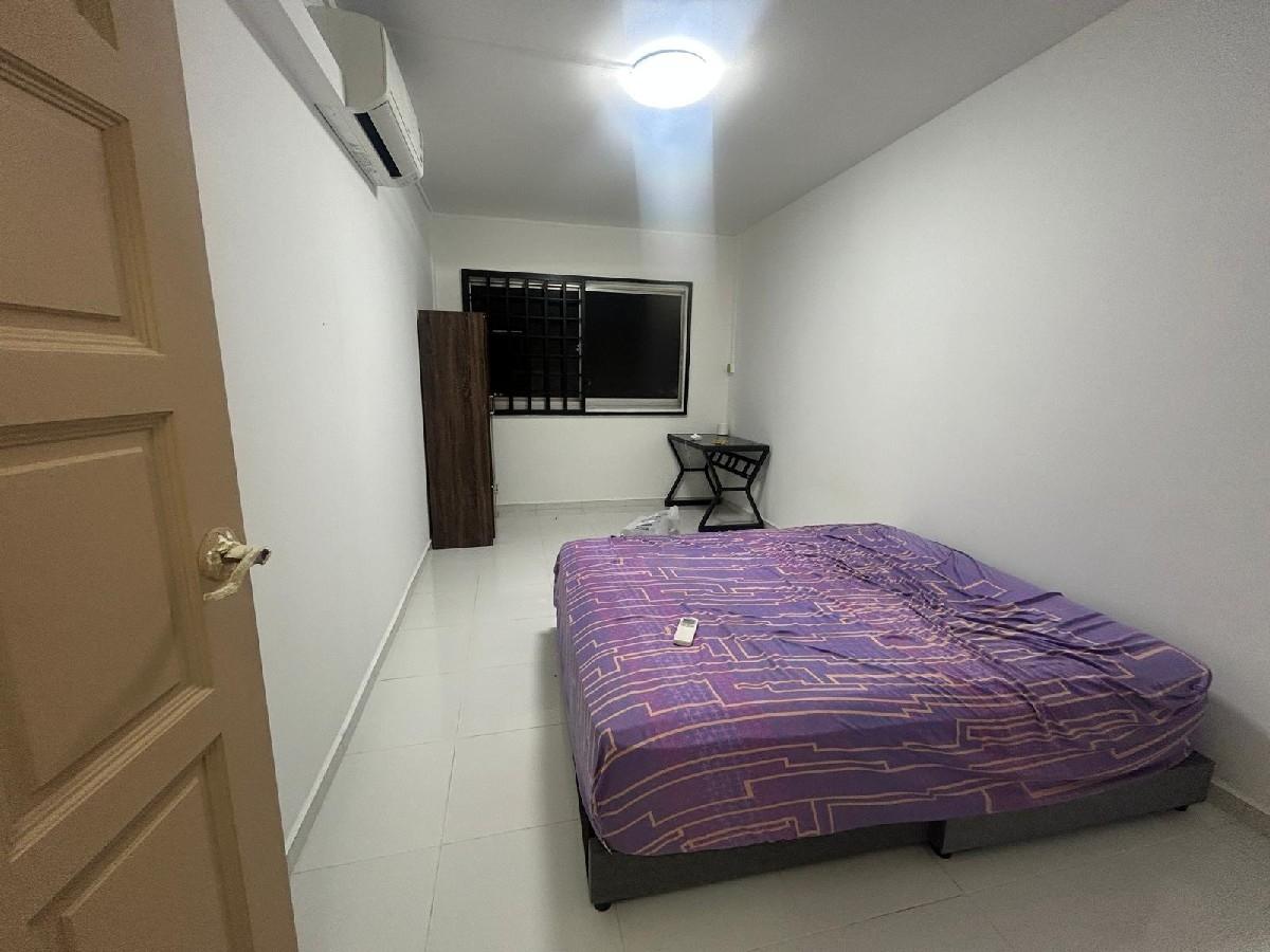 Prop-GPT: HDB Apartment: D22 Boon Lay 749 Jurong West Street 73