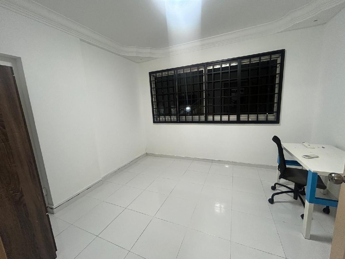 749 Jurong West Street 73 HDB Apartment Room Rental, $600, 1 Bed 1,313 sqft $0.46 psf