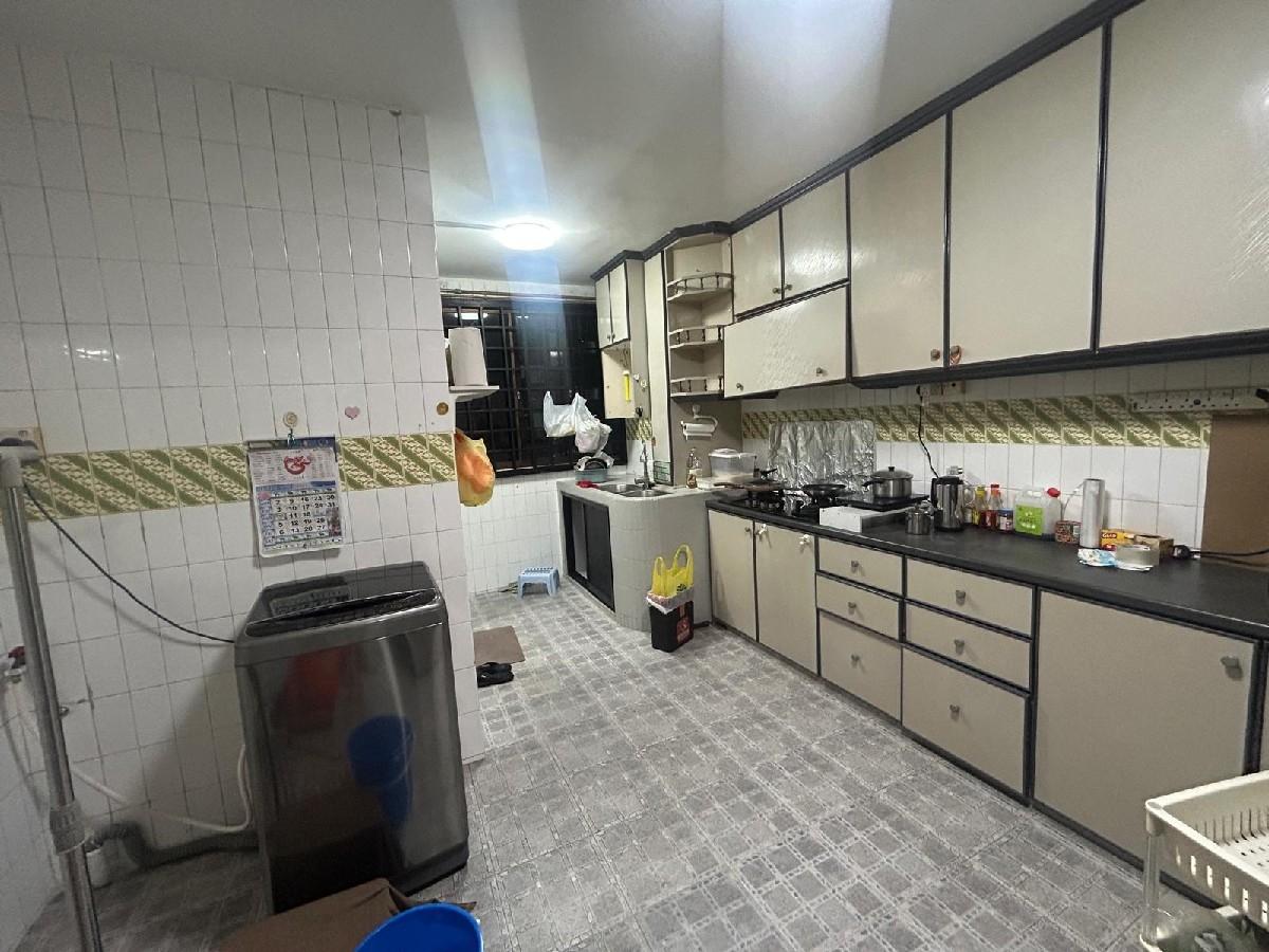 749 Jurong West Street 73 HDB Apartment Room Rental, $600, 1 Bed 1,313 sqft $0.46 psf