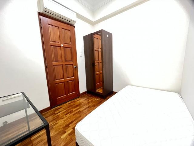 Prop-GPT: Condominium: D14 Geylang Simsville