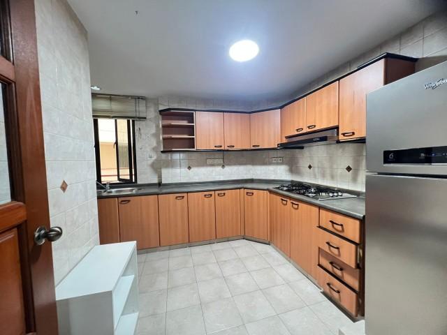 Condominium for Rent: Geylang, D14, 389754