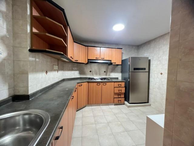 Condominium for Rent: Geylang, D14, 389754