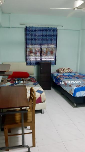 Prop-GPT: HDB Flat: D22 Jurong 102 Jurong East Street 13