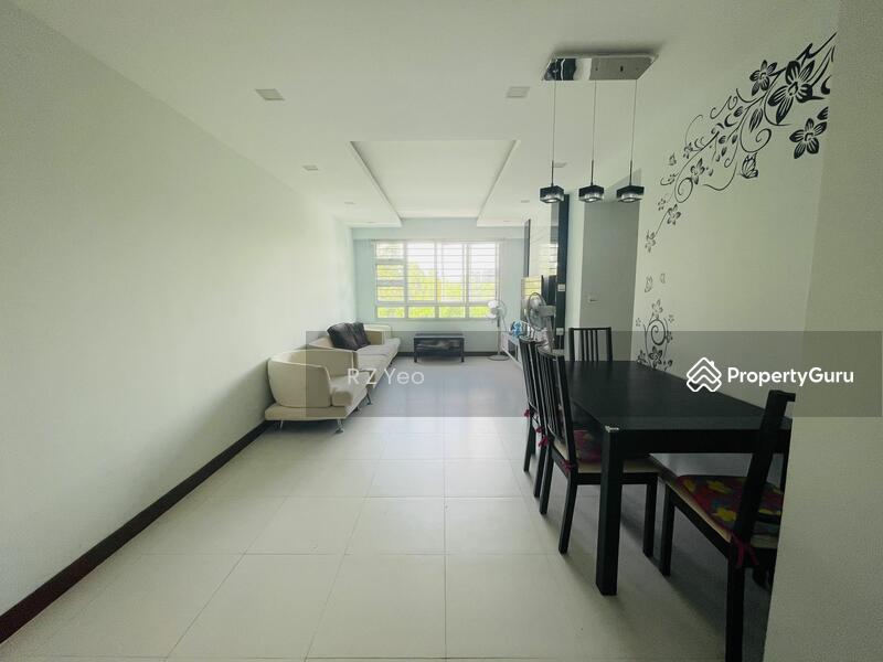 Prop-GPT: HDB Flat: D27  590C Montreal Link
