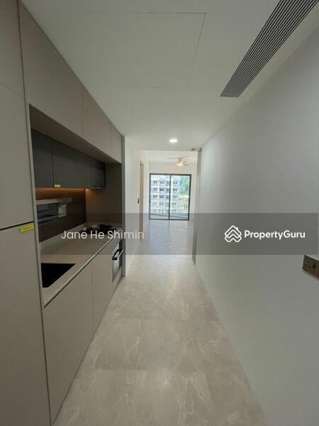 Prop-GPT: Condominium: D04  The Reef at King's Dock