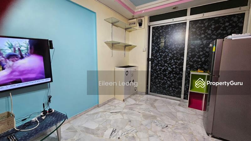 Prop-GPT: HDB Flat: D25 Woodlands 302 Woodlands Street 31