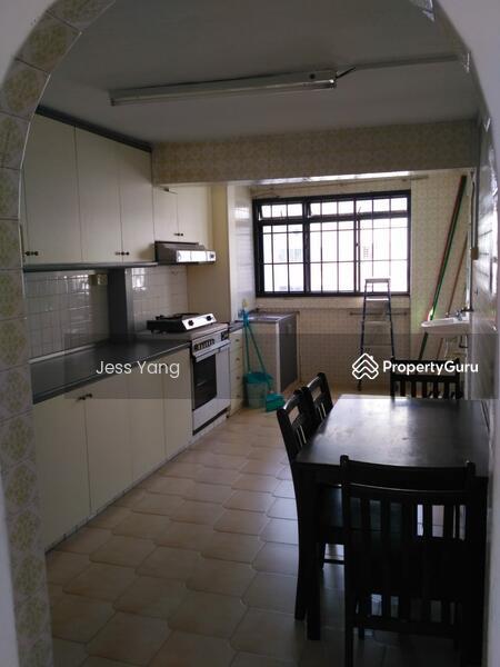 Prop-GPT: HDB Flat: D15 Marine Parade 74 Marine Drive