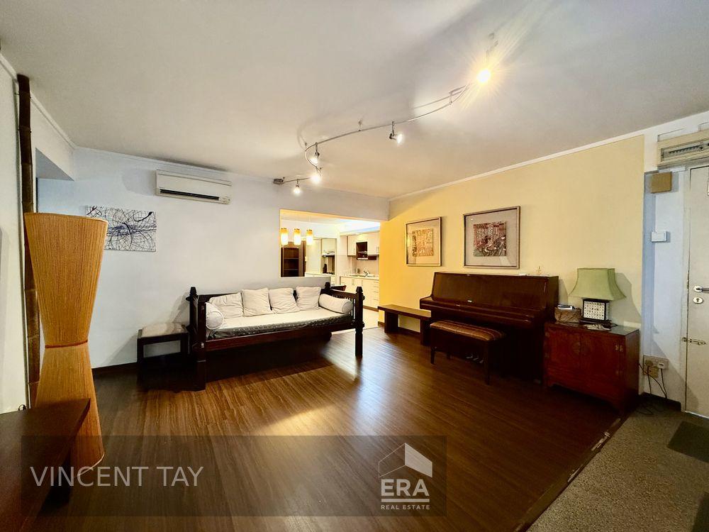 HDB - 2 room for Rent: Marine Drive, Marine Parade, D15, 440061