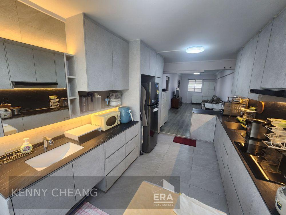 HDB - 2 room for Rent: Yishun Street 21, Yishun, D27, 760204