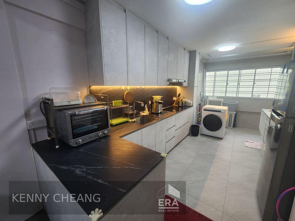 HDB - 2 room for Rent: Yishun Street 21, Yishun, D27, 760204