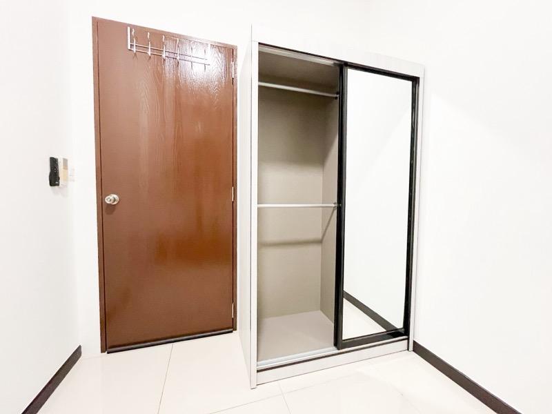 Spazio @ Kovan Condominium Room Rental, $1,200, 1 Bed 1 Bath 100 sqft $12.00 psf