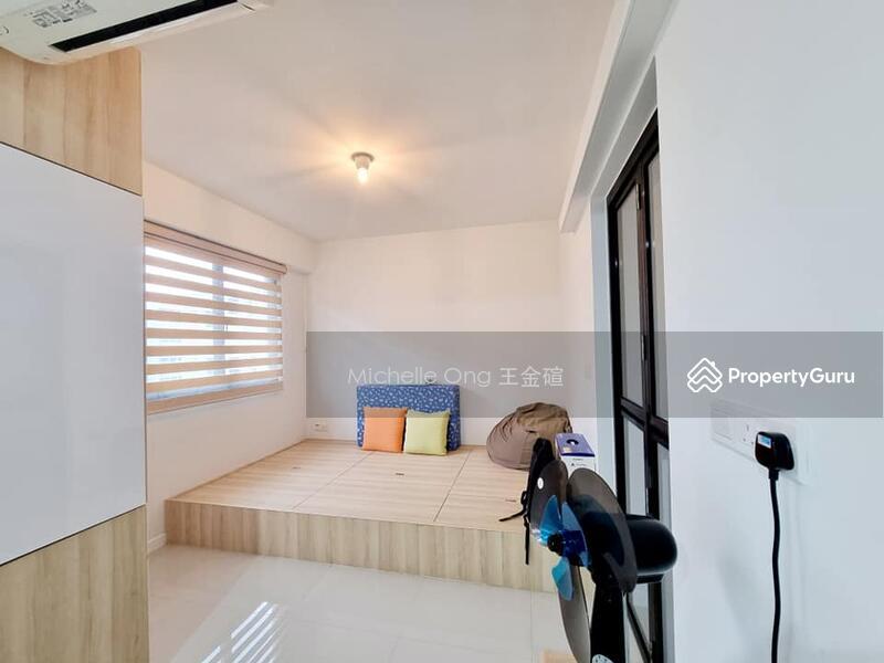 Prop-GPT: HDB Flat: D27 Yishun 462B Blossom Spring @ Yishun