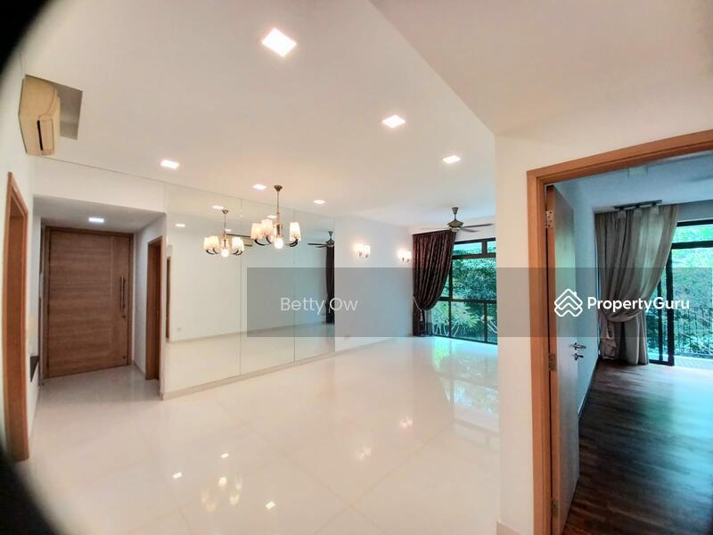 Prop-GPT: Condominium: D05  Varsity Park Condominium