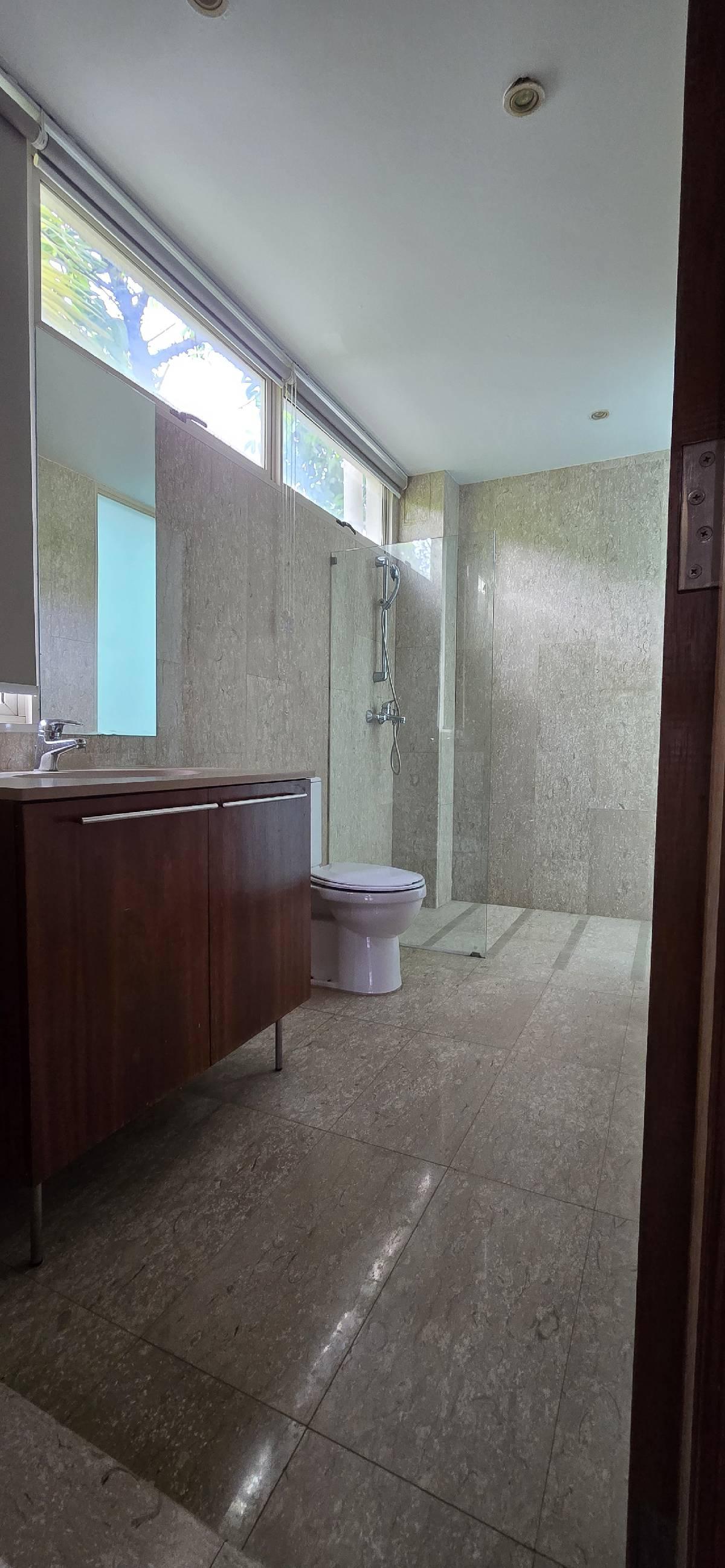 Super CHEAP bungalow to rent at  sunset place  Detached House For Rent, $20,000, 5 Bed 5 Bath 10,000 sqft $2.57 psf