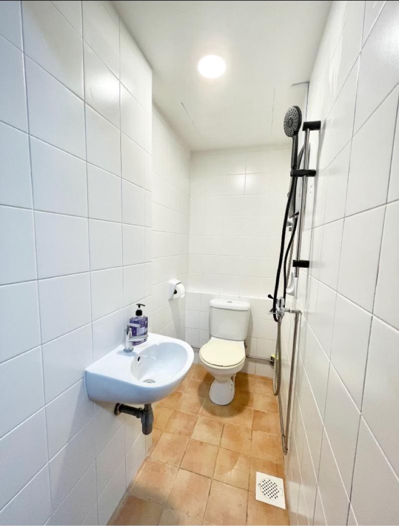 Emerald Garden Condominium Room Rental, $1,750, 1 Bed 1 Bath 200 sqft $8.75 psf