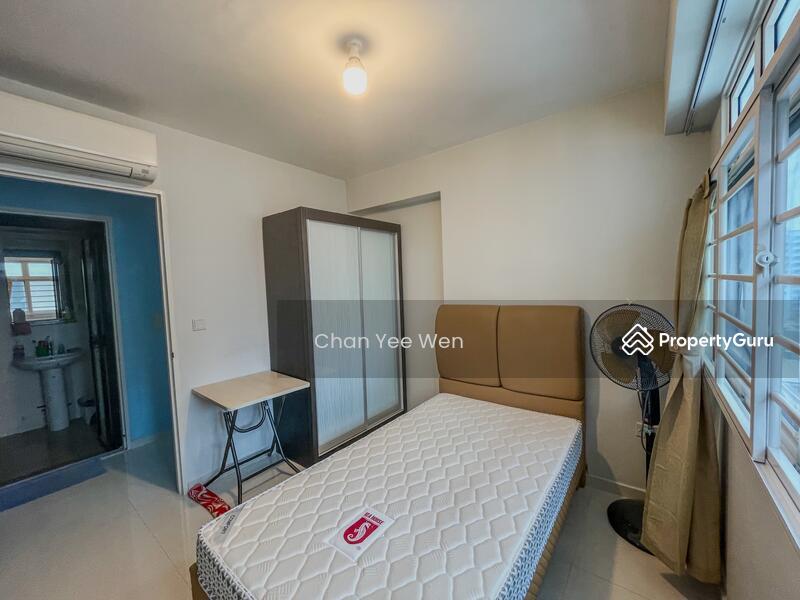 Prop-GPT: HDB Flat: D19 Punggol 663A Punggol Drive