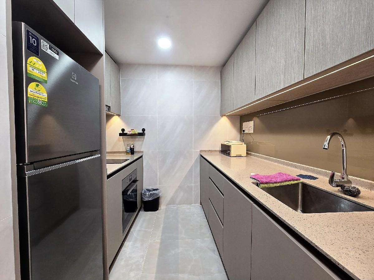 Penrose Condominium For Rent, $3,680, 2 Bed 2 Bath 797 sqft $4.62 psf