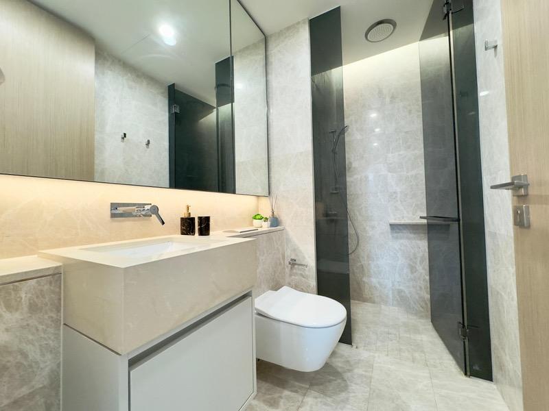 AMBER PARK Condominium For Rent, $4,999, 2 Bed 2 Bath 700 sqft $7.14 psf